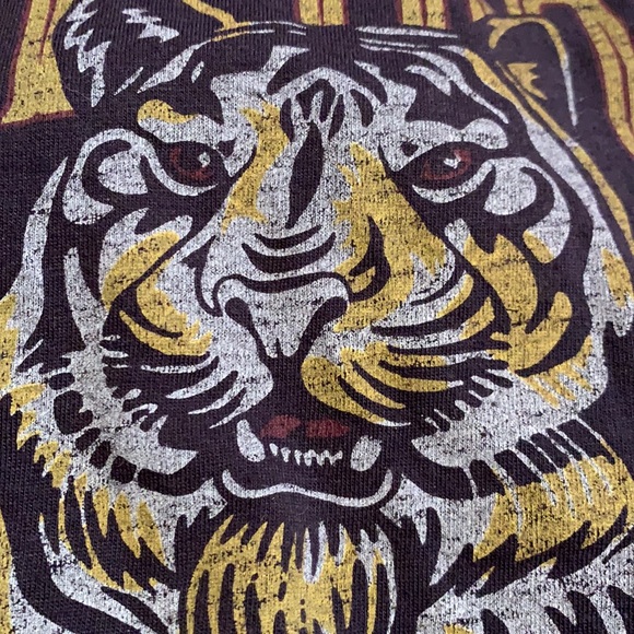 🔥HOST PICK🔥Tiger ‘Bad Girls’ reworked crop tank small - Picture 2 of 5